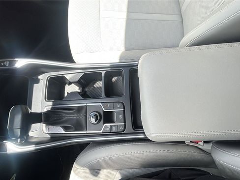 Used 2024 Kia Sorento S w/ Panoramic Sunroof Package FWD image 16