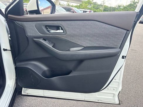Used 2023 Nissan Rogue SV FWD image 17