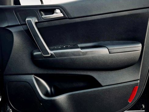 Used 2021 Kia Sportage LX image 23