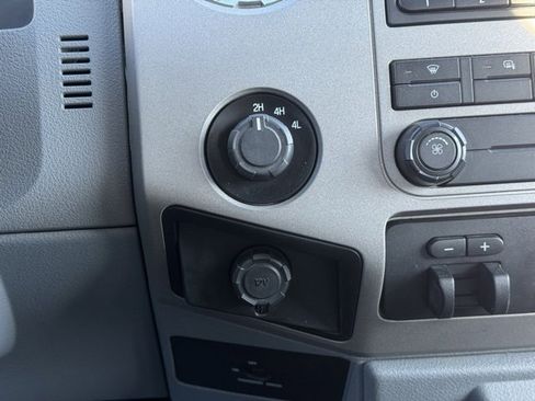 Used 2015 Ford F250 XLT w/ XLT Interior Package image 10