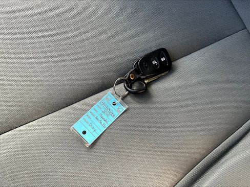 Used 2010 Hyundai Santa Fe GLS image 34