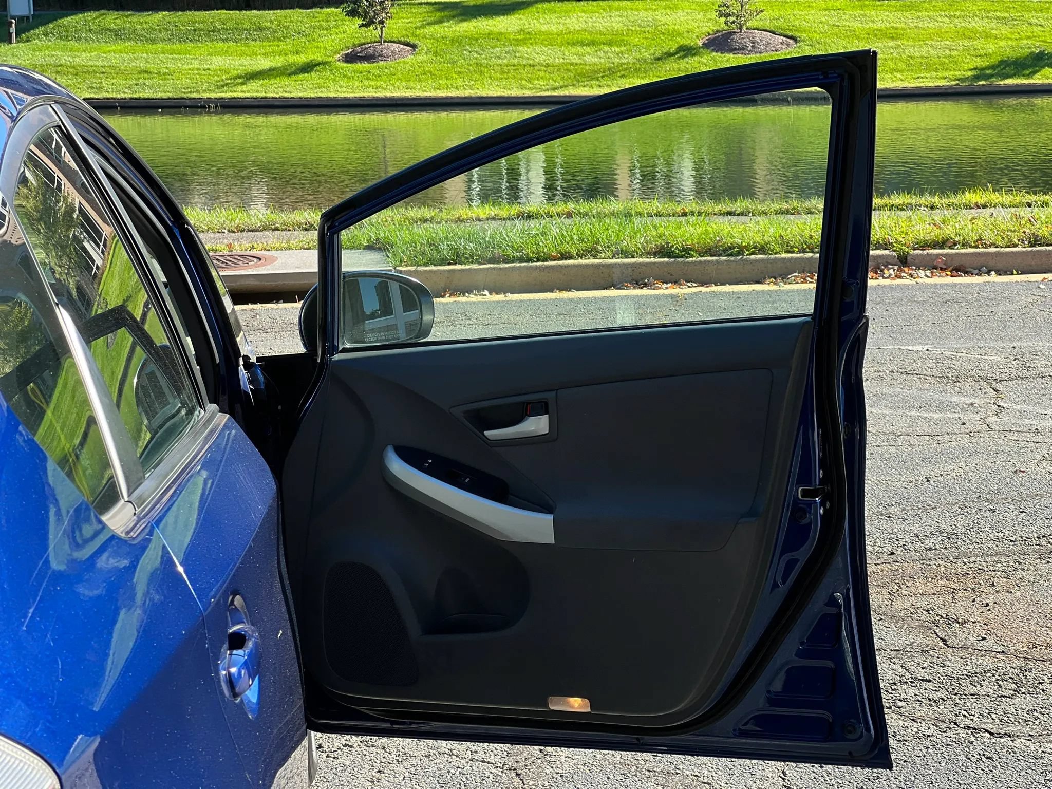 Used 2010 Toyota Prius Five FWD image 33