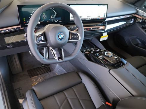 New 2026 BMW i5 eDrive40 w/ Executive Package image 12