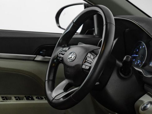 Used 2020 Hyundai Elantra Value Edition image 11