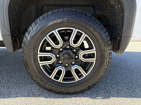 Used 2020 GMC Sierra 2500 AT4 w/ AT4 Premium Package image 25