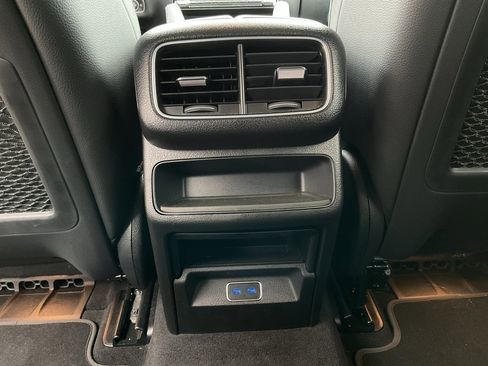 Used 2024 Mercedes-Benz GLE 350 4MATIC image 19