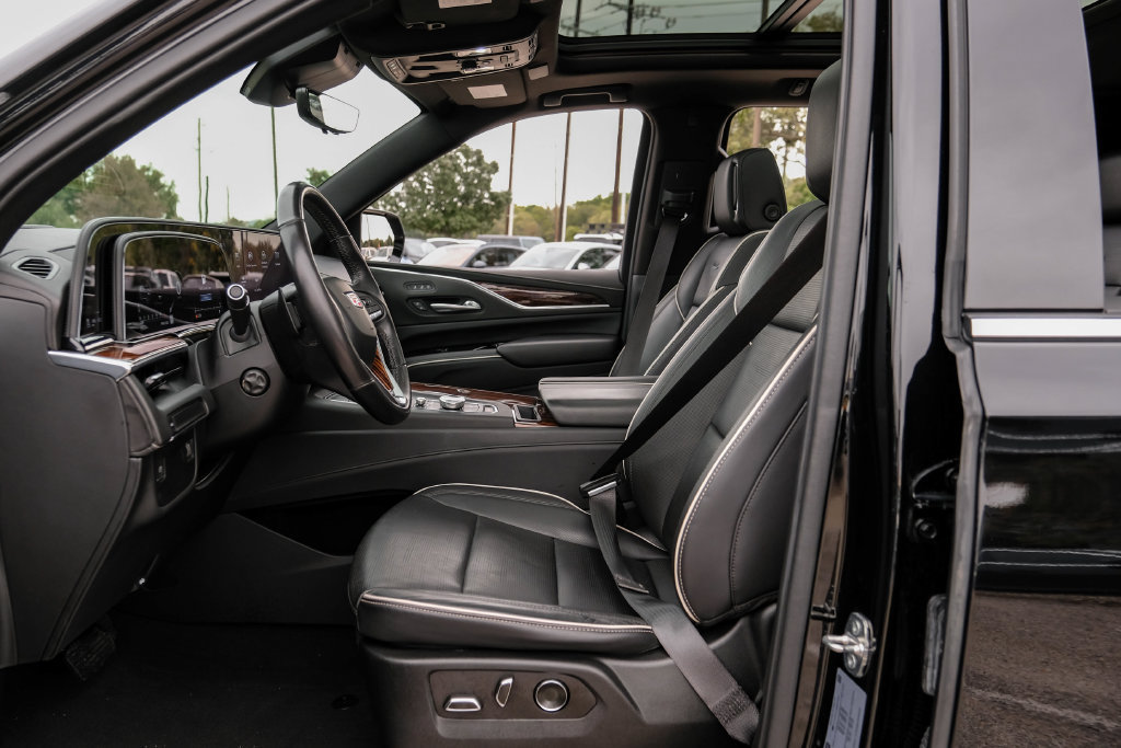 Used 2021 Cadillac Escalade ESV Premium Luxury RWD image 45