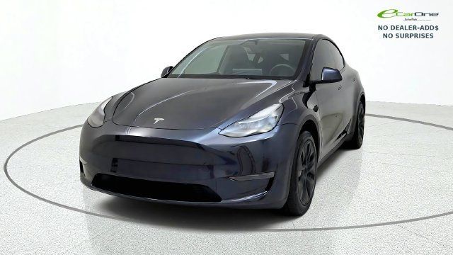 Used 2025 Tesla Model Y Long Range RWD image 3