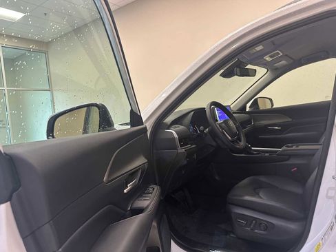 Certified 2025 Toyota Grand Highlander XLE image 19