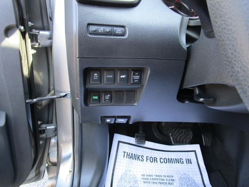 Used 2017 Nissan Rogue SL w/ SL Premium Package image 19