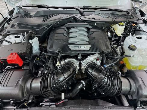 Used 2025 Ford Mustang GT Premium image 29