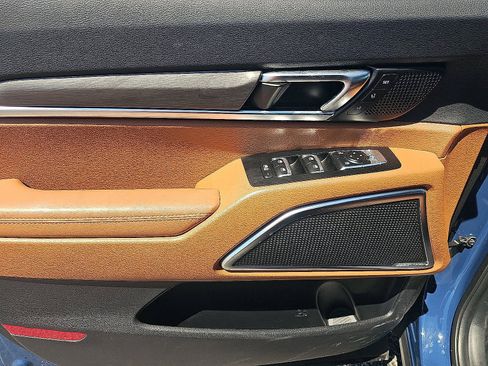 Used 2025 Kia Telluride SX X-Line image 3