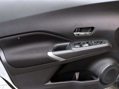 Certified 2022 Nissan Kicks SV image 17