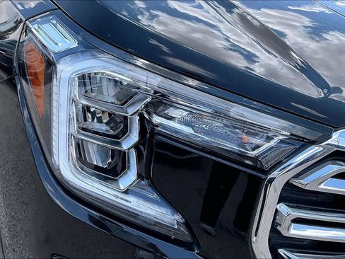 Used 2022 GMC Terrain SLT w/ Infotainment Package II FWD image 27
