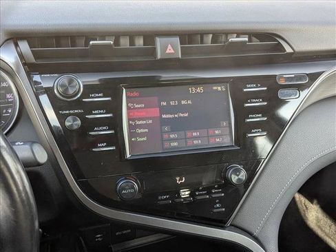 Used 2019 Toyota Camry SE image 11