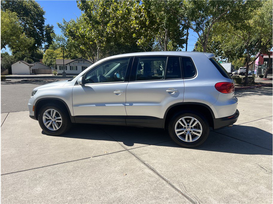 Used 2013 Volkswagen Tiguan S FWD image 4