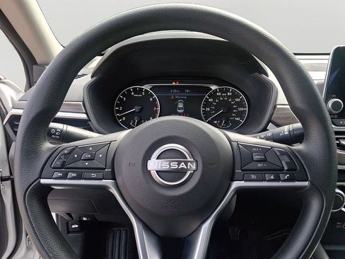 Used 2023 Nissan Altima 2.5 SV AWD/4WD image 18