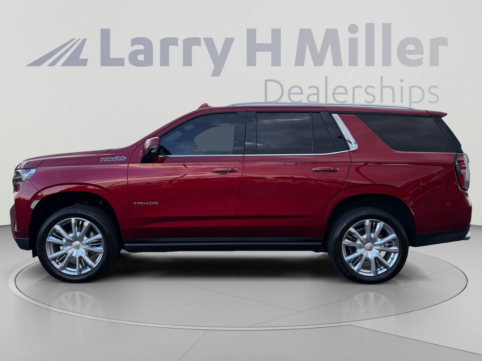 Used 2023 Chevrolet Tahoe High Country w/ Premium Package 2 AWD/4WD image 2