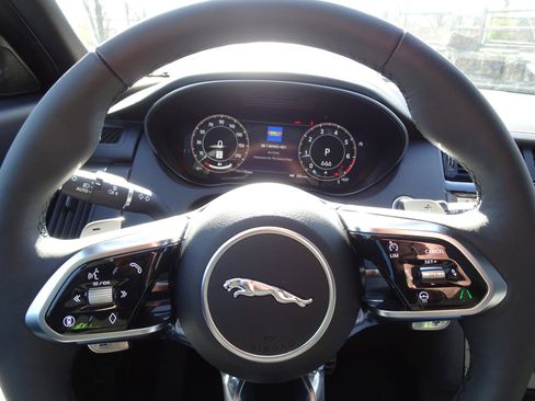 New 2024 Jaguar E-PACE R-Dynamic SE image 24