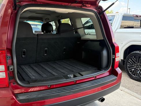 Used 2017 Jeep Patriot Sport w/ Power Value Group AWD/4WD image 10