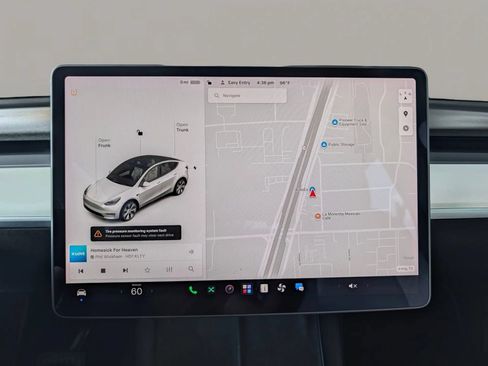 Used 2021 Tesla Model Y Long Range AWD/4WD image 32