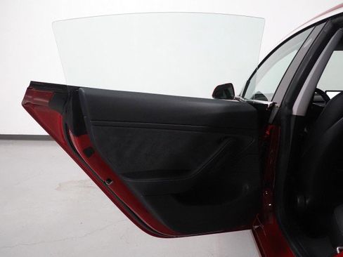 Used 2018 Tesla Model 3 Long Range image 52