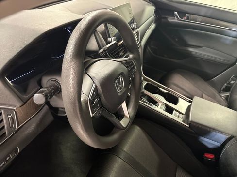 Used 2018 Honda Accord EX image 24