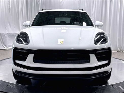 Used 2026 Porsche Macan AWD/4WD image 12