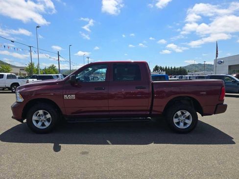 Used 2018 RAM 1500 Express AWD/4WD image 2