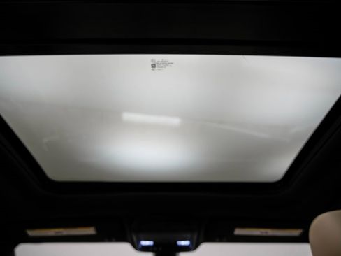 Used 2017 Cadillac XT5 Luxury w/ Driver Awareness Package image 9