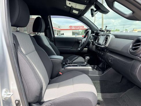 Certified 2022 Toyota Tacoma TRD Sport AWD/4WD image 14