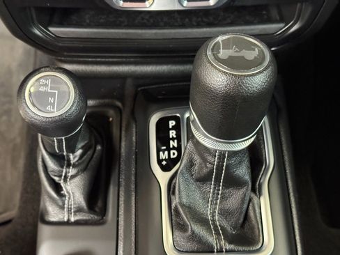 Used 2021 Jeep Wrangler Unlimited Sahara AWD/4WD image 34