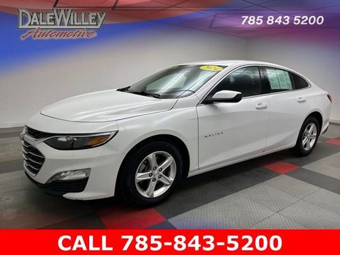 Used 2024 Chevrolet Malibu LT image 3