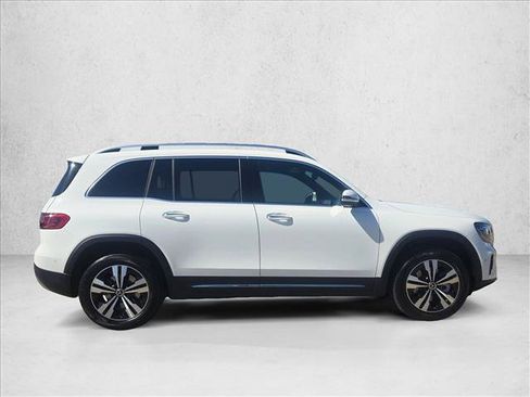 Certified 2025 Mercedes-Benz GLB 250 image 4