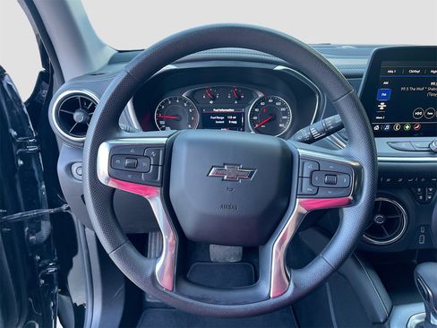 Used 2025 Chevrolet Blazer LT image 11
