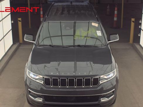 Used 2023 Jeep Wagoneer 4WD image 4