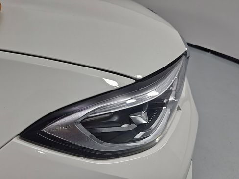 Used 2020 BMW 330i xDrive Sedan w/ Convenience Package image 11