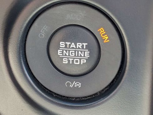 Used 2023 Jeep Wrangler Unlimited Sahara AWD/4WD image 32