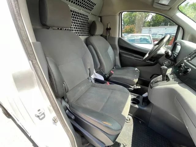 Used 2017 Nissan NV200 SV w/ Technology Package FWD image 17