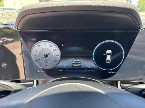 Used 2023 Hyundai Elantra SEL w/ Convenience Package FWD image 9