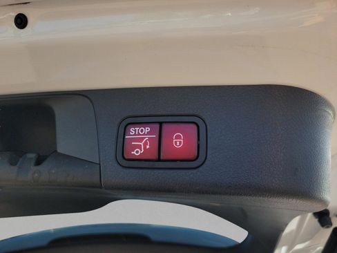 Used 2023 Mercedes-Benz GLB 250 4MATIC image 10