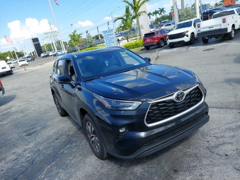Used 2026 Toyota Highlander XLE AWD/4WD image 3