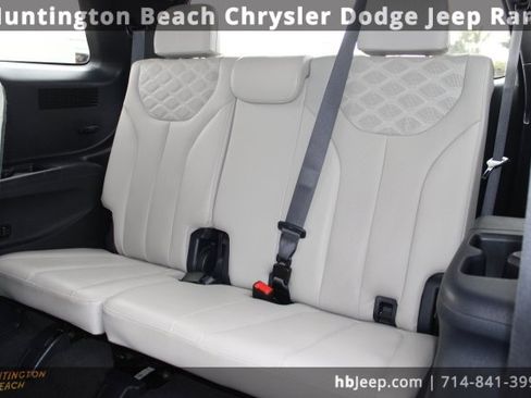 Used 2022 Hyundai Palisade Limited image 30