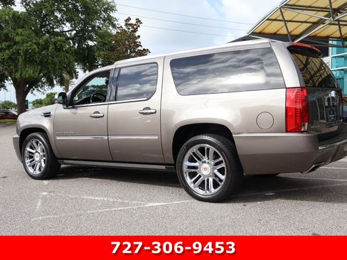 Used 2013 Cadillac Escalade ESV Platinum RWD image 7