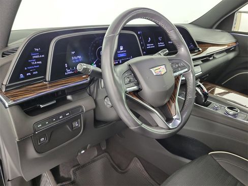 Certified 2023 Cadillac Escalade ESV Premium Luxury image 19