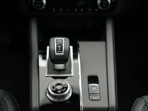 Used 2024 Mitsubishi Outlander SE image 31