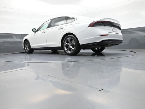 Certified 2023 Honda Accord EX image 32