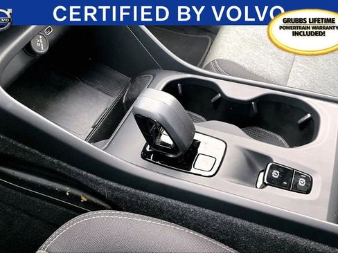 Used 2024 Volvo XC40 B5 Core image 18