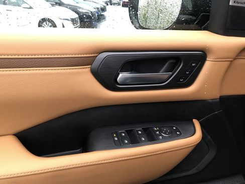 New 2026 Nissan Armada SL w/ Captain's Chari Seat Package image 22