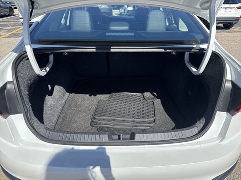 Certified 2023 Volkswagen Jetta SE FWD image 8